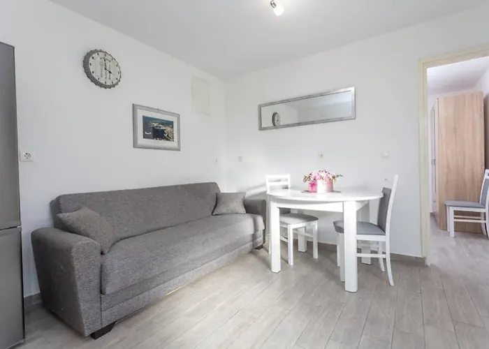 Queen Hvar Luxury Apartment Jacuzzi & Bikes * 흐바르