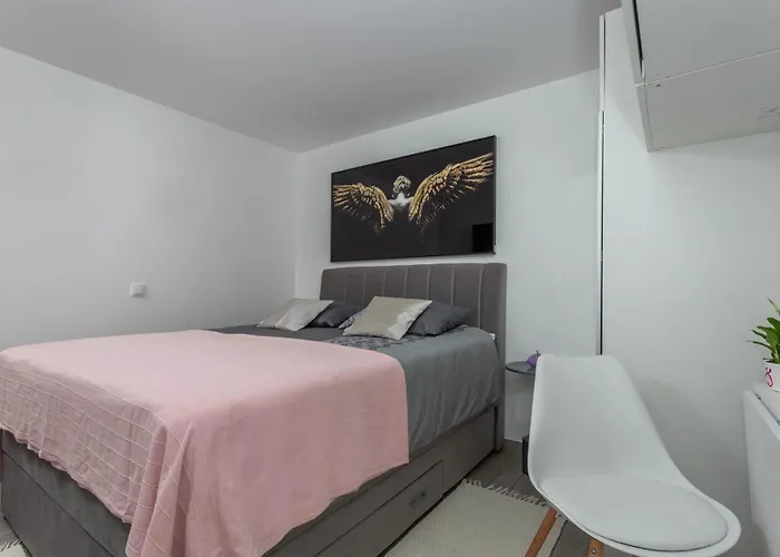 Queen Hvar Luxury Apartment Jacuzzi & Bikes 아파트 *