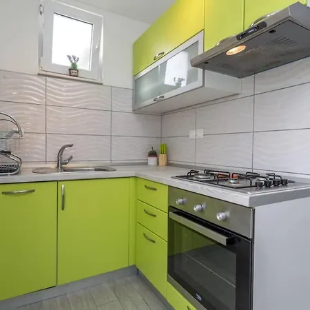 Queen Hvar * Hvar Town