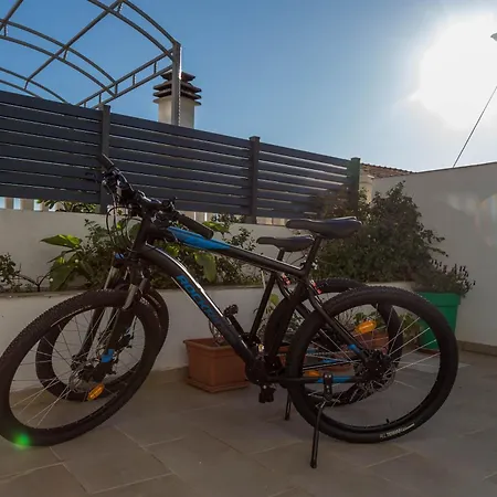 Queen Hvar Luxury Apartment Jacuzzi & Bikes *
